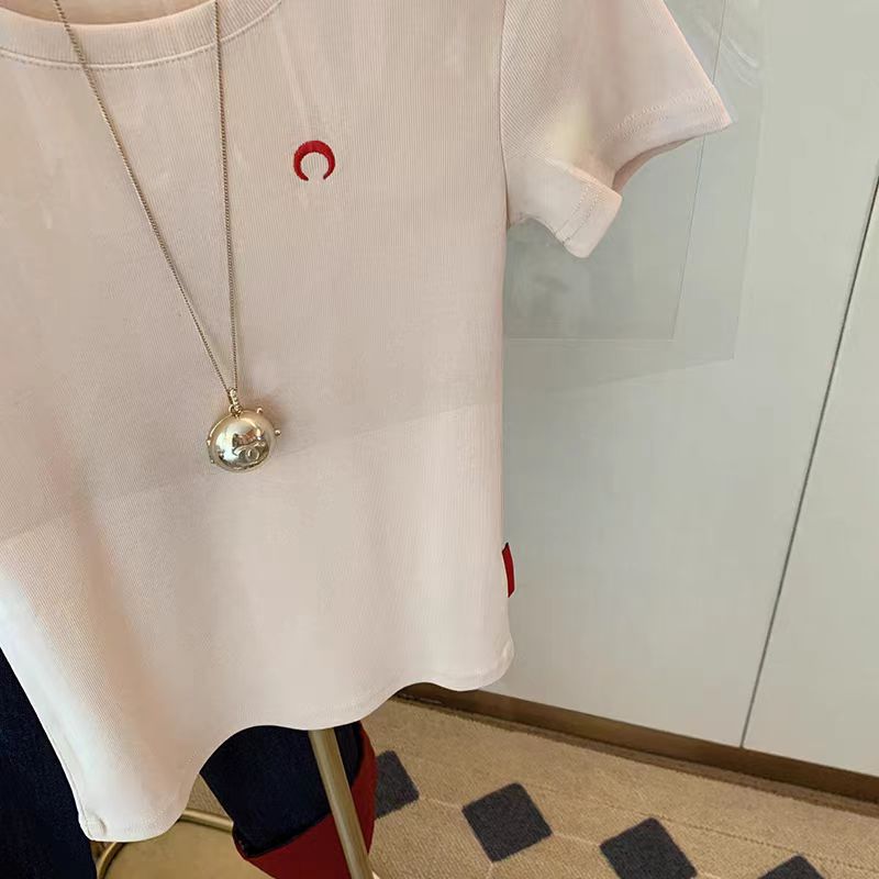Camiseta Feminina Coreana de V - Korean Street Fashion Female avaliação e preço
