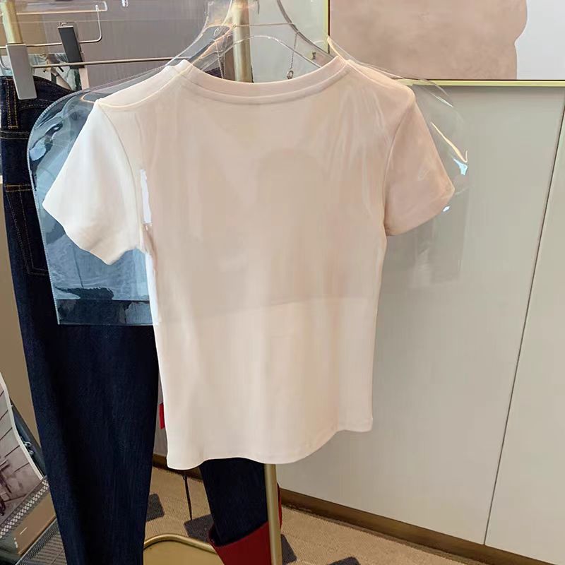 Camiseta Feminina Coreana de V - Korean Street Fashion Female avaliação e preço
